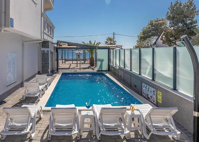 Paradiso, No 6 Apartman *